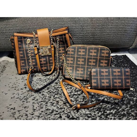 Set of 3 matching purses/wristlet - Picture 1 of 16